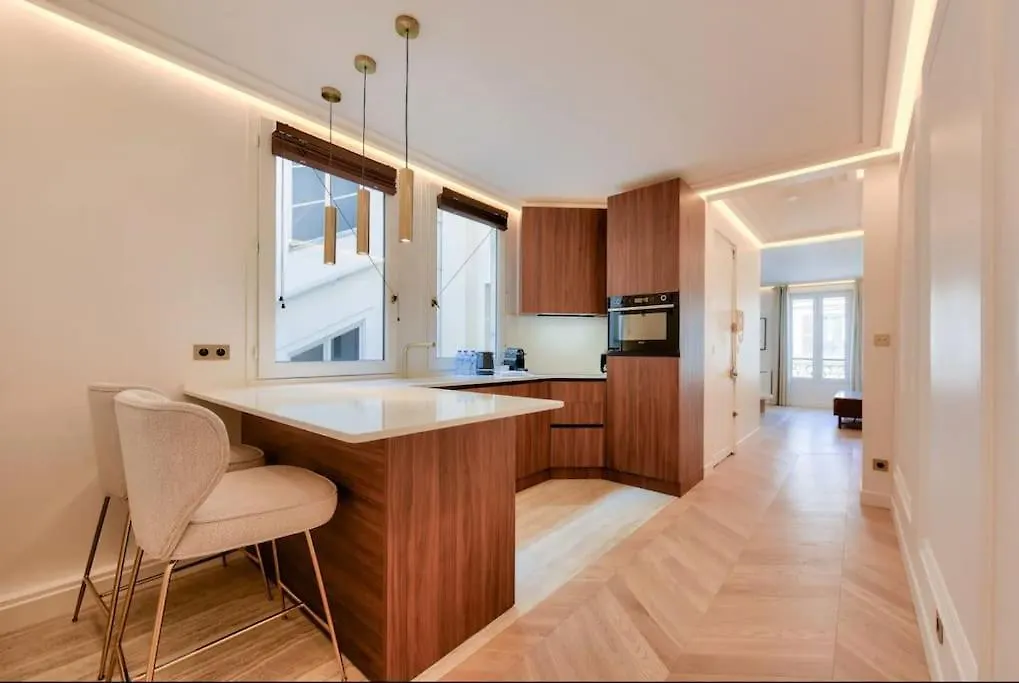 Διαμέρισμα De Luxe Pres Des Champs Elysees Παρίσι