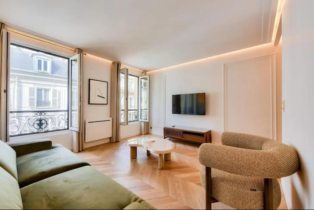 De Luxe Pres Des Champs Elysees * Paris